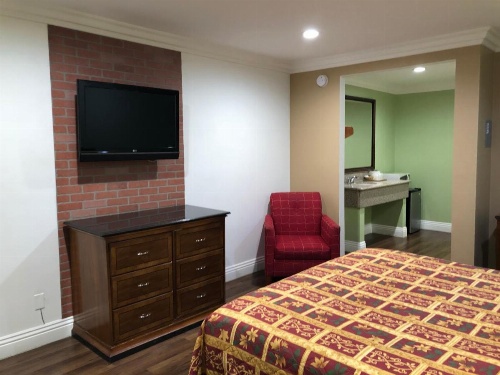American Inn & Suites LAX Airport image 13