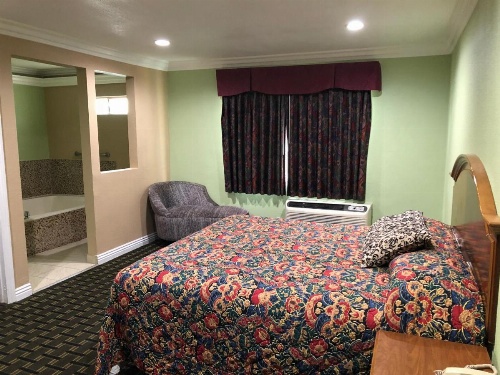 American Inn & Suites LAX Airport image 15
