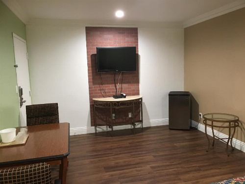 American Inn & Suites LAX Airport image 19